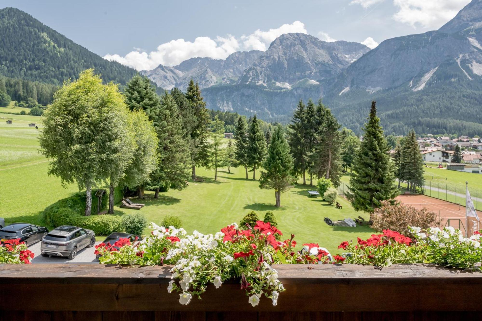 Wellness & Sporthotel Alpenhof Ehrwald Esterno foto
